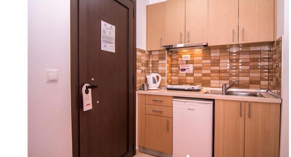 Sea Pearl Luxury Apartments Nea Vrasna Bagian luar foto