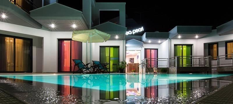 Sea Pearl Luxury Apartments Nea Vrasna Bagian luar foto