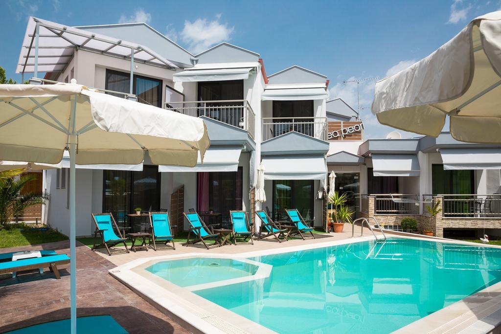 Sea Pearl Luxury Apartments Nea Vrasna Bagian luar foto